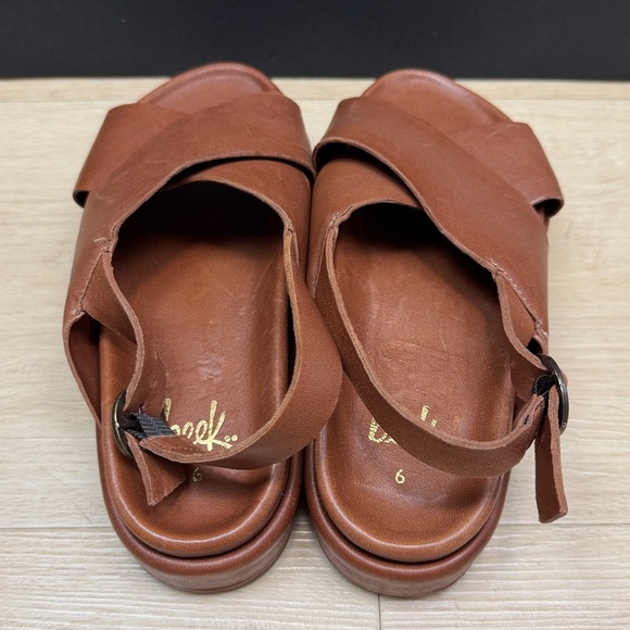 Beek Sandals Gull Crisscross Slingback Sandal Leather Brown, SIZE 6